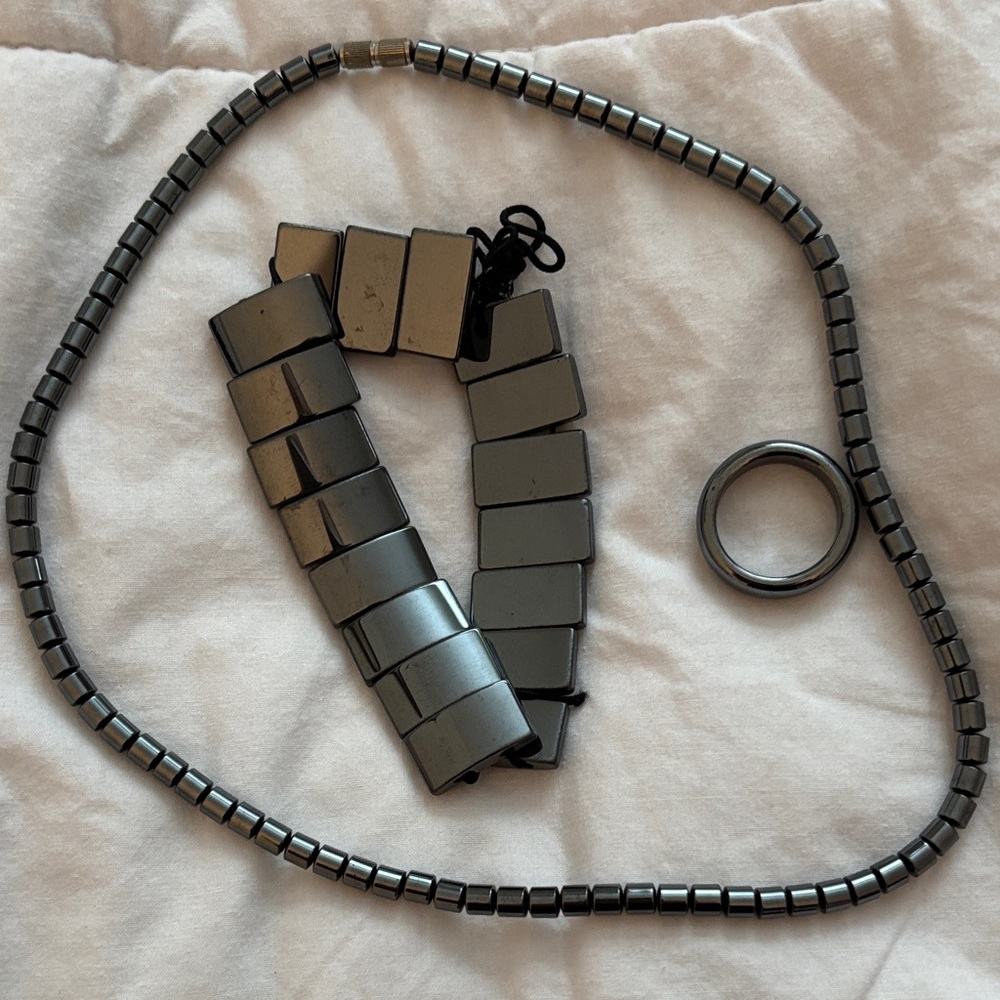 Jewellery set necklace bracelet ring